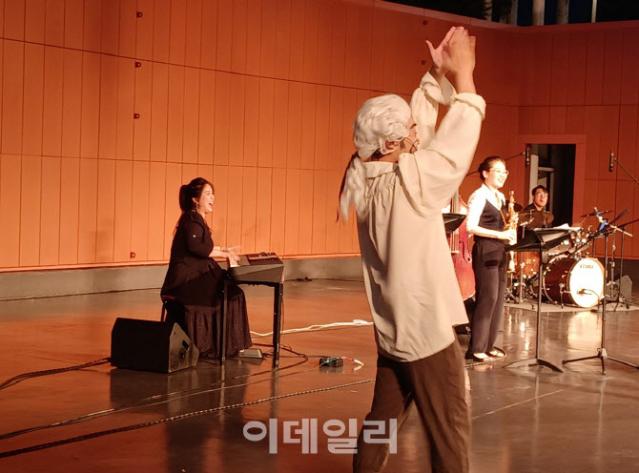 인천예술회관 ‘황금토끼’ 재페라 공연 성료