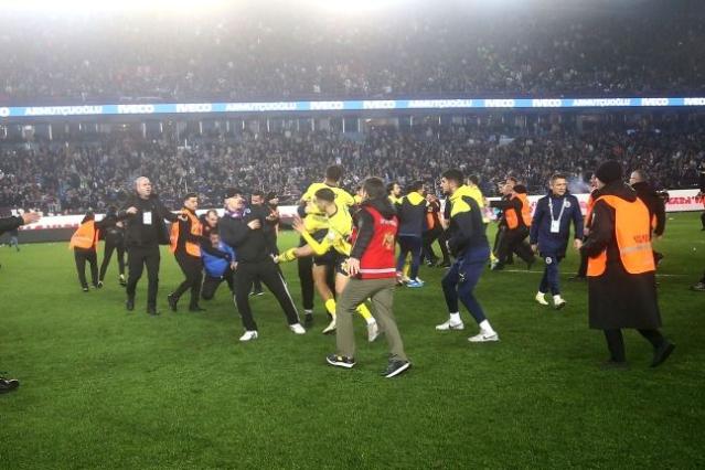 축구 경기 후 선수·관중 뒤엉켜 '난투극'..튀르키예서 발생한 최악의 폭력 사태