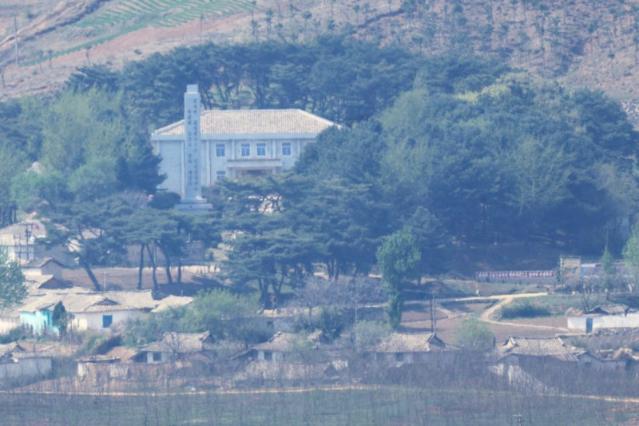 軍, 북한 '대남전단' 추정 풍선 90여개 식별…오물 포착(종합2)