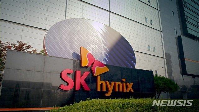 [특징주] SK하이닉스, 두 달 만에 장중 20만원선 무너져