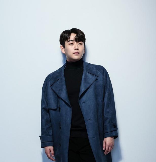 트로트 가수 황영웅, 제주항공 참사 피해자 위해 1000만원 기부