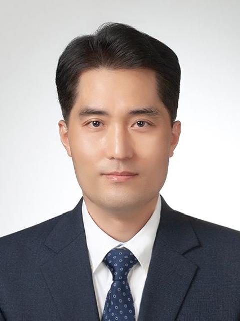 젊은 인민 속여 사지로 보내고 돈을 챙기는 게 국가일까? [fn기고]