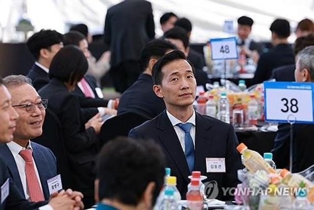 김동관 한화그룹 부회장, 트럼프 취임식 참석... VIP 무도회 초청도