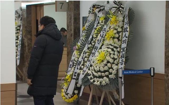 "아저씨의 마지막 인사"..원빈, 활동 공백 속 김새론 빈소 찾았다
