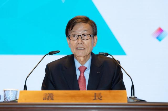 윤진식 무역협회 회장 "수출 리스크 대응 총력전"