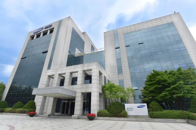 "배터리 수요 뚝, 中 위협에 삼성SDI 매출 15% 감소"-LS證