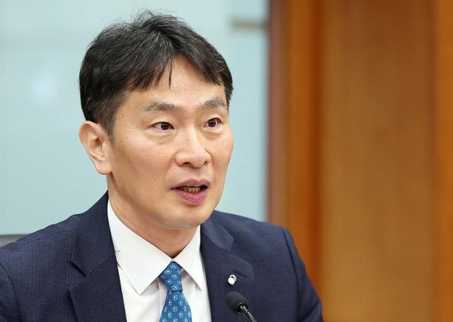 ‘삼부토건 100억대 이익’ 공식화···이복현 “계좌 간 연계성 조사 중”