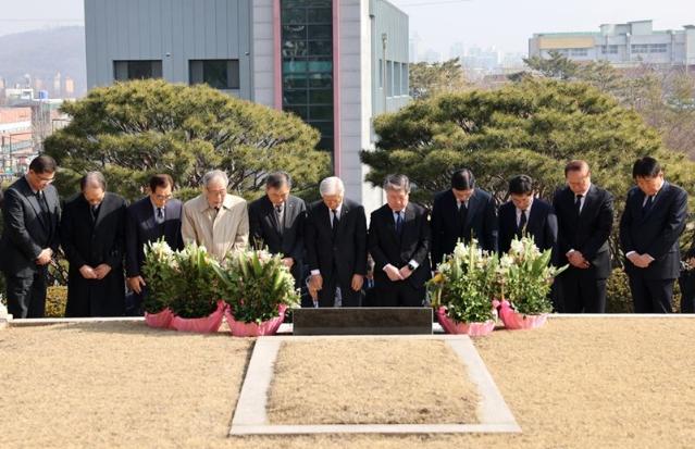 유한양행, 창업자 故유일한 박사 영면 54주기 추모식 진행