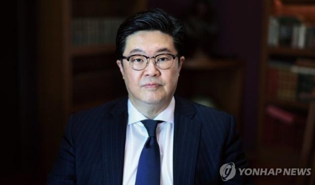 [속보] MBK 김병주, 사재 출연···“홈플러스 소상공인에 대금 지급”