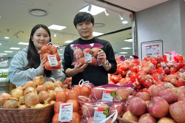 롯데마트, '갓 수확한 맛' 기체제어 저장 사과·양파 출시