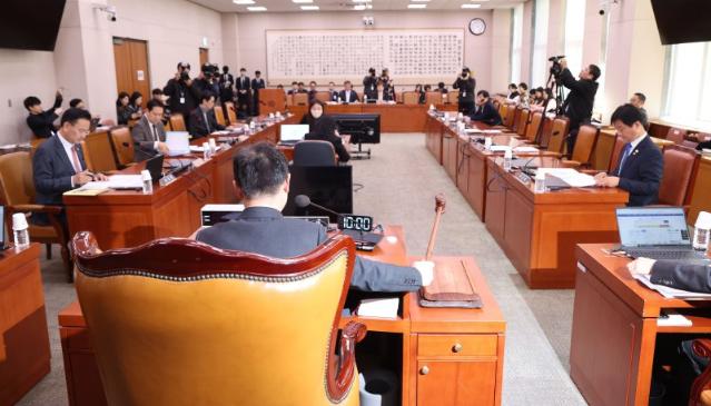 '김건희·마약수사 외압 상설특검' 野 주도로 법사소위 통과...與 반발
