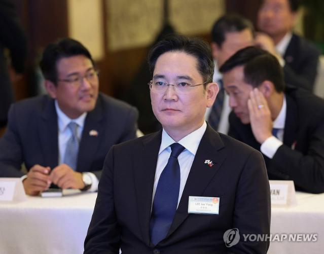 삼성 이재용 회장, 中 시진핑 만났다…'글로벌 CEO 회동' 참석