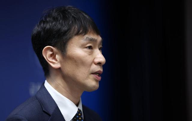 이복현, 삼프로tv 나간다···임기 2개월 남기고 스피커 ‘증폭’