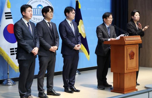 인피니트헬스케어, AI 의료 서비스 합법화 민주당 정책위 공식 제안 소식에↑ [특징주]