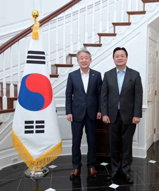 미국으로 간 강호동 회장, K푸드 활로 모색
