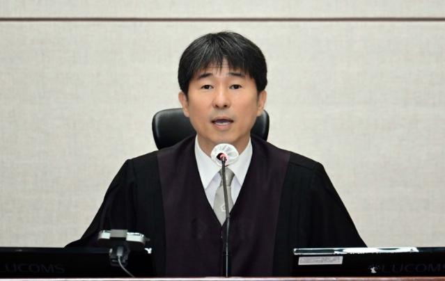 '5연속 비공개' 김용현 재판, 이르면 23일부터 공개…변호인들 "압박 의도" 우려
