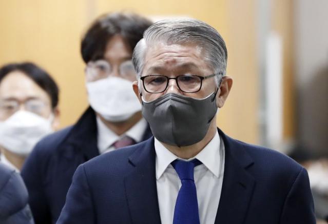 '회삿돈 횡령·배임' 최신원 전 회장, 대법서 징역 2년 6개월 확정