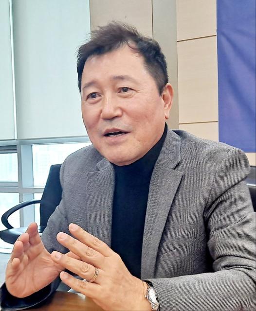 반도체 유리기판 장비 도전장 "올해 성과 기대" [인터뷰]