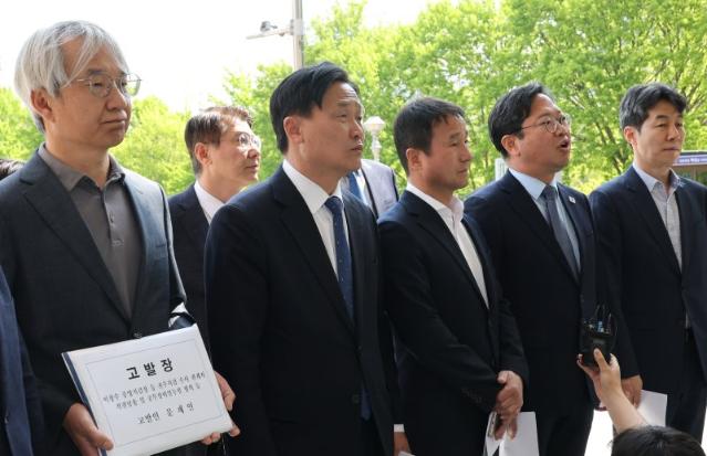 [속보]'탄핵 검사' 2명 동반 사의..대선 2주 앞두고 왜?