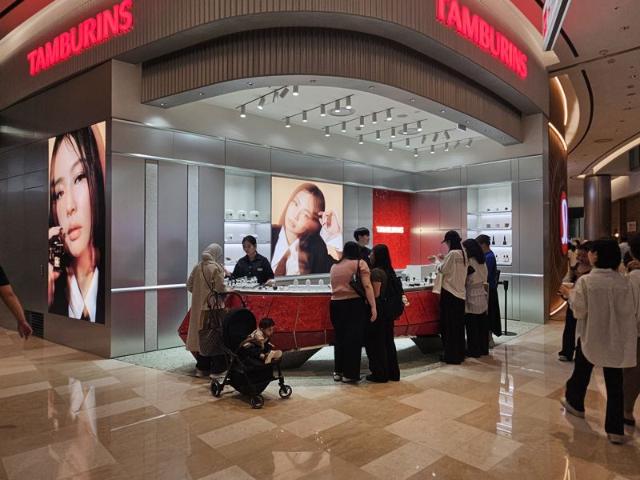 평일에도 외국인 바글바글..'불황 없는' 성수·잠실[르포]