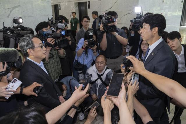 새 정부 출범에 SKT 위약금 면제 압박 재개.. 조사단 조사 결과 관건