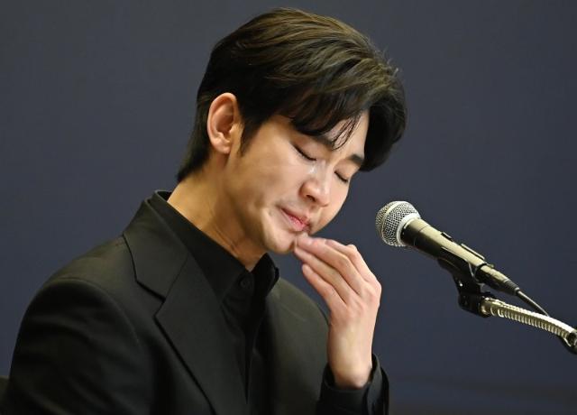 김수현, 광고주에 '73억대 손해배상' 소송 당했다