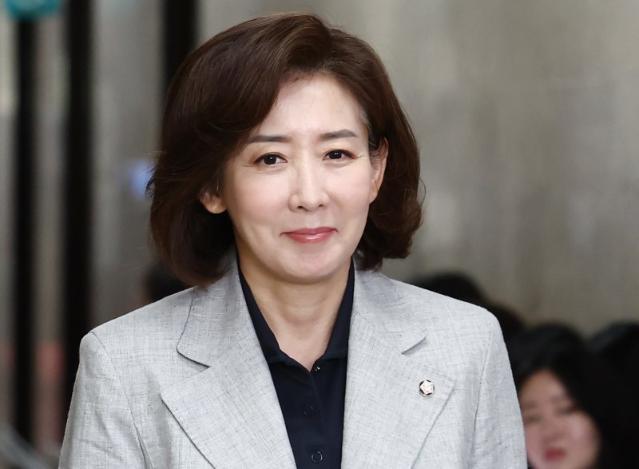 李대통령 나토 불참..나경원 "안이한 현실 인식"