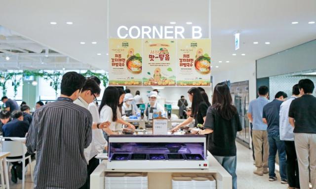 농산물 소비 촉진 동참.. 현대그린푸드·오리온, 지역 농가 감자 매입 추진