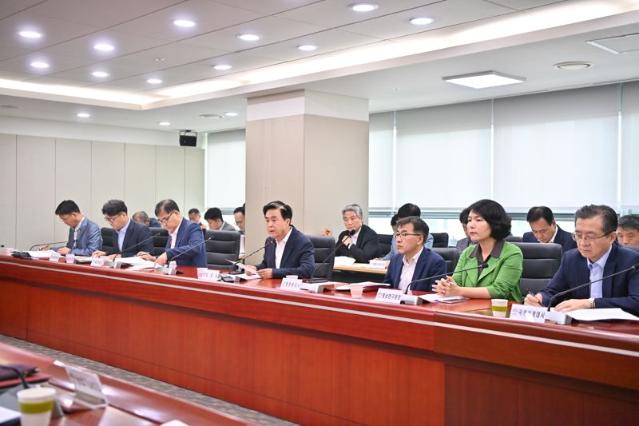 김태흠 충남지사 “투자협약 후속조치 속도내 달라”