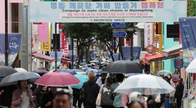 "13조 풀린다" 소비쿠폰 지급 앞두고 패션가 '술렁'..뷰티는 '그림의 떡'