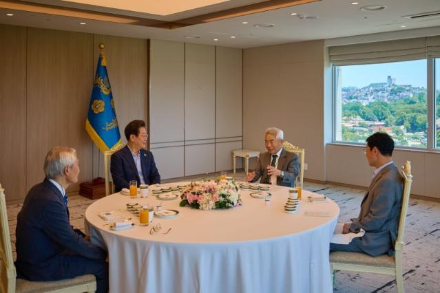 한국화장품, 시진핑 방한 기대에 급등...새 정부와 시너지 기대↑ [특징주]