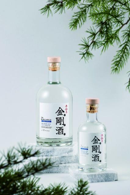 "전통 전나무주 재해석" 인산농장, 증류주 ‘적송자 금강주’ 공개