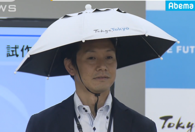 "우리 애도 사줄까?"..40도 폭염에 조롱받던 '삿갓우산', 日서 핫템으로