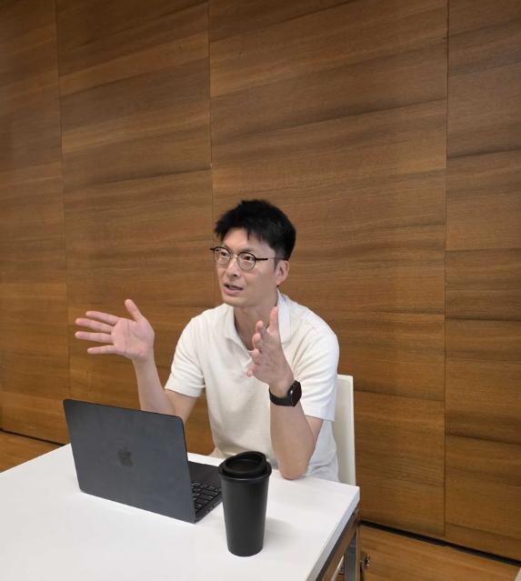 'K-AI' 업스테이지 "스타트업 '드림팀' 꾸렸다"