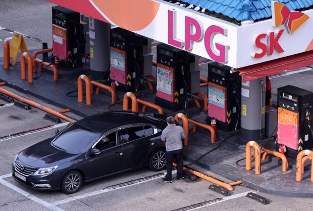 LPG 가격 석달 연속 인하.."국제가격·환율 고려"