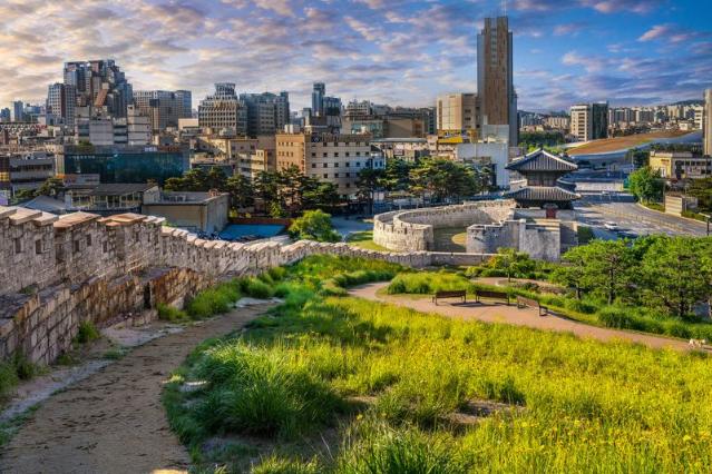 '한양 수도성곽' 세계유산 등재신청..."독창적 수도방위 시스템"