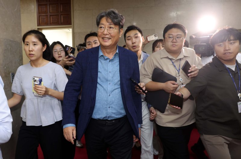 법사위원장, 이춘석 사임에 1달만 공석..野 “넘겨라”