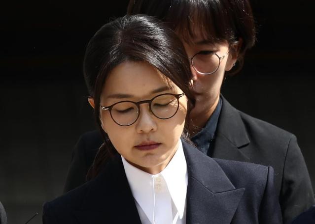 김건희, 내일 특검 소환조사 출석 예정...혐의 인정할까