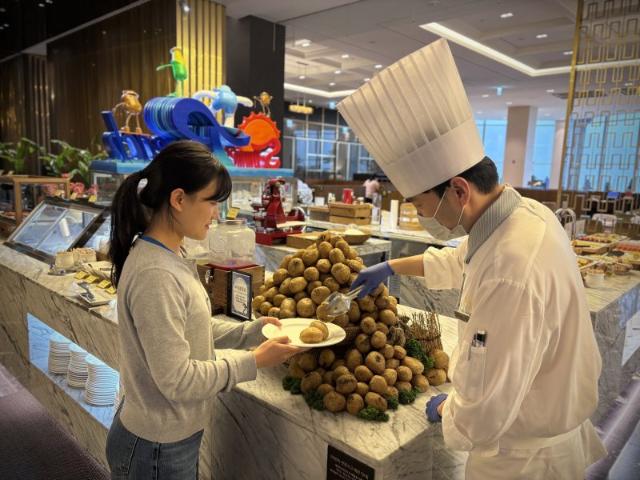 "이번엔 감자다" 강원랜드, 지역농가 생산 감자로 신메뉴 개발