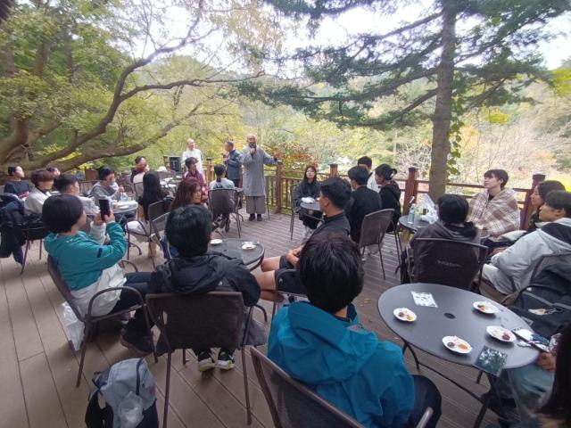 한·일 청년들, 오대산서 유네스코 세계유산 토론.."문화 교류의 장"