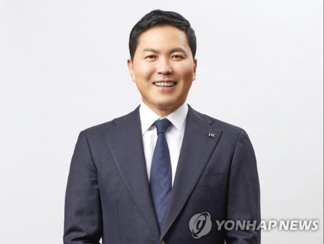 콜마홀딩스 '신규 이사 10명' 주주제안 수용… 주총 분수령