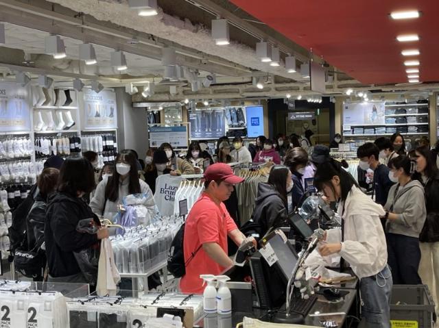 '싼맛에 샀던' SPA, '가성비+가치'로 패션계 블루칩됐다