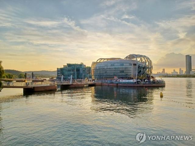 "세빛섬 인근에 사람 빠져" 신고…경찰·소방 한강 수색 중[상보]