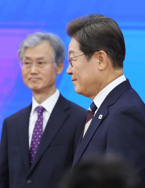 정부·여당 ‘대법원장 사퇴’ 압박..野 “李대통령 무죄 만들려 해”