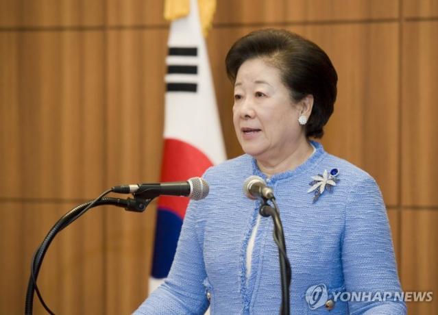 세 차례 불응하고 자진 출석하는 한학자...특검, 수사 고삐 조인다