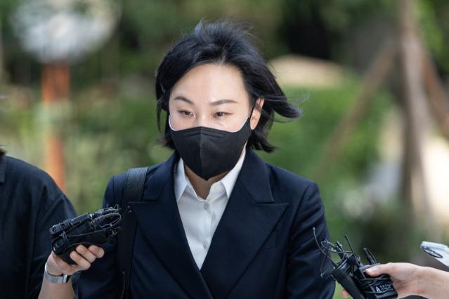 '종묘 차담회 의혹' 유경옥 전 행정관 소환...'주가조작' 구세현·이기훈도 출석