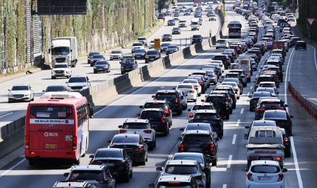 자동차보험료 5년만에 인상되나, 손해율 안떨어진다