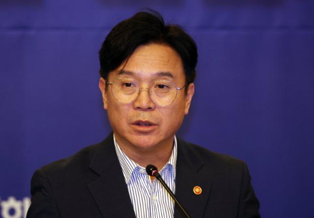 노동장관 건설사 만나 추락사고 방지 당부…"안전대책 처벌만 부각돼 아쉬워"