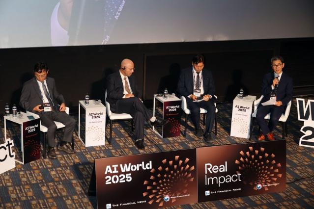 "AI 발전속도 못 따르는 정책...속도감 맞춰야 AI 3강" [AI월드 2025]