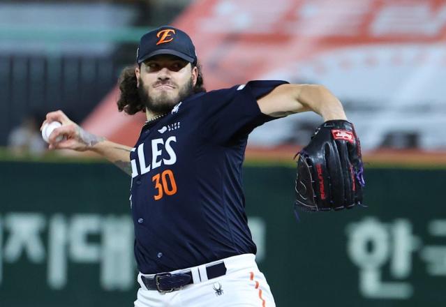 창이냐, 방패냐… 삼성 vs 한화 ‘KS행 티켓’ 놓고 맞붙는다